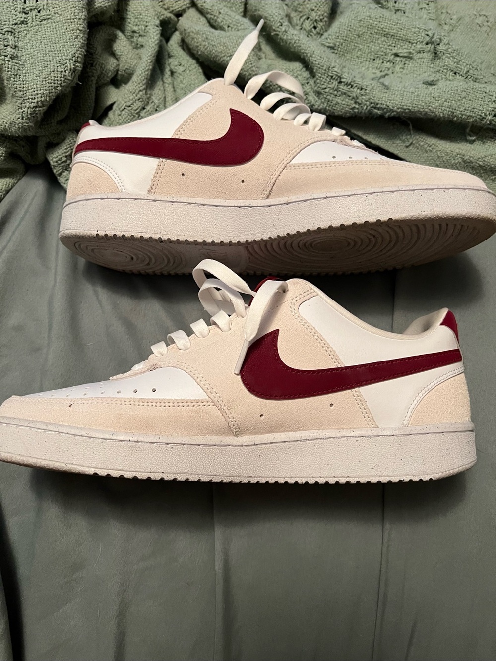 Nike Women's Low-Top Sneakers in White and Red - Picture 14 of 15